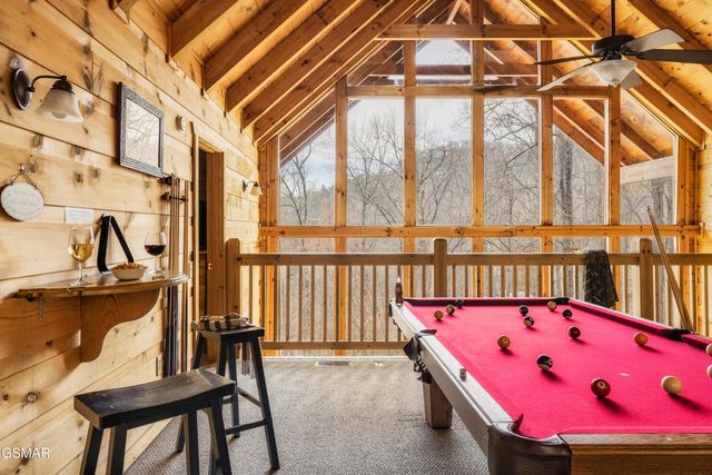 1167 Upper Alpine Way, Gatlinburg, TN 37738