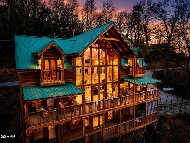 1167 Upper Alpine Way, Gatlinburg, TN 37738