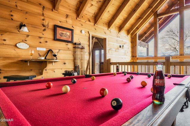 1167 Upper Alpine Way, Gatlinburg, TN 37738