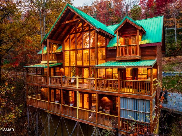 1167 Upper Alpine Way, Gatlinburg, TN 37738