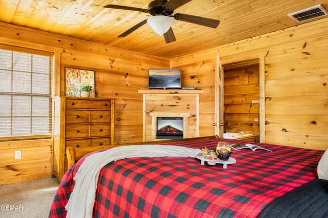 1167 Upper Alpine Way, Gatlinburg, TN 37738