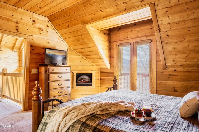 1167 Upper Alpine Way, Gatlinburg, TN 37738
