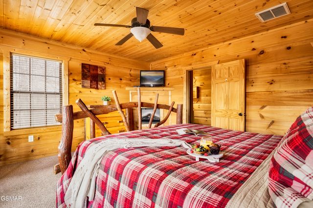 1167 Upper Alpine Way, Gatlinburg, TN 37738