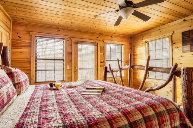 1167 Upper Alpine Way, Gatlinburg, TN 37738
