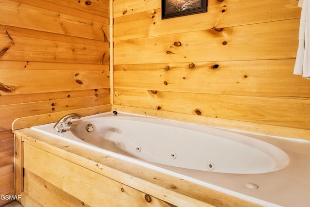 1167 Upper Alpine Way, Gatlinburg, TN 37738