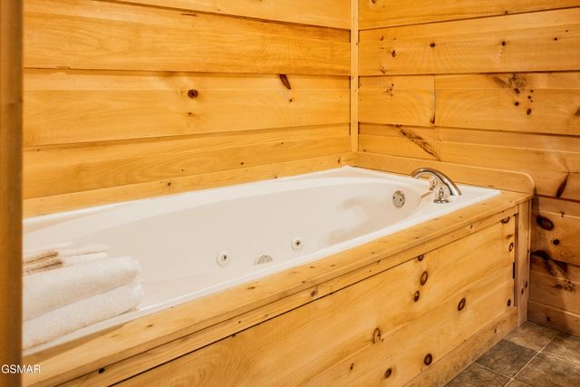 1167 Upper Alpine Way, Gatlinburg, TN 37738