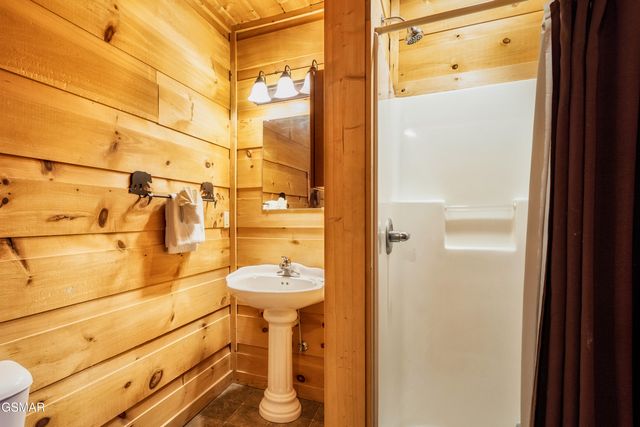 1167 Upper Alpine Way, Gatlinburg, TN 37738