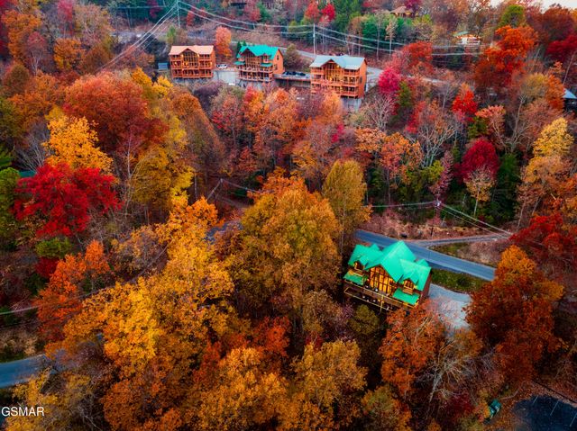 1167 Upper Alpine Way, Gatlinburg, TN 37738