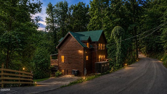 1167 Upper Alpine Way, Gatlinburg, TN 37738