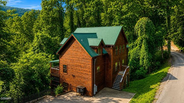 1167 Upper Alpine Way, Gatlinburg, TN 37738