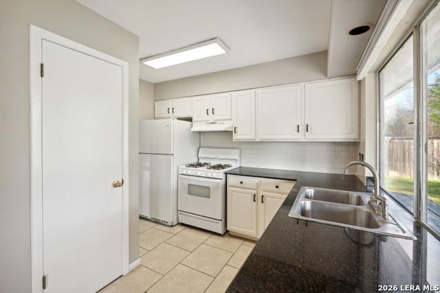 7170 Hickory Grove, San Antonio, TX 78227