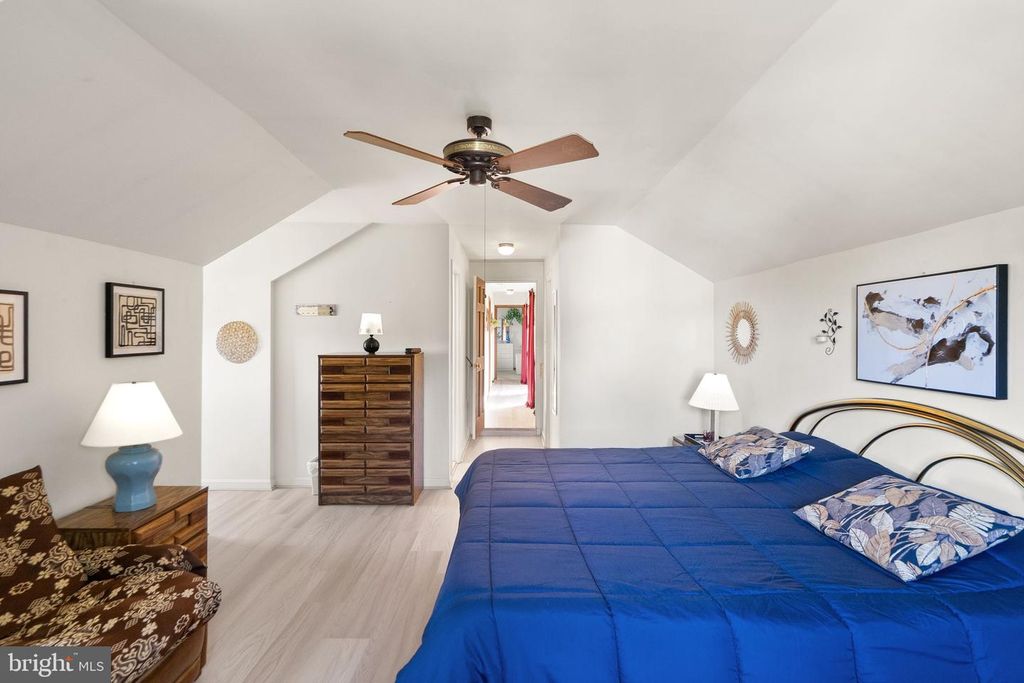 1398 PARK LAKE DR, Reston, VA 20190