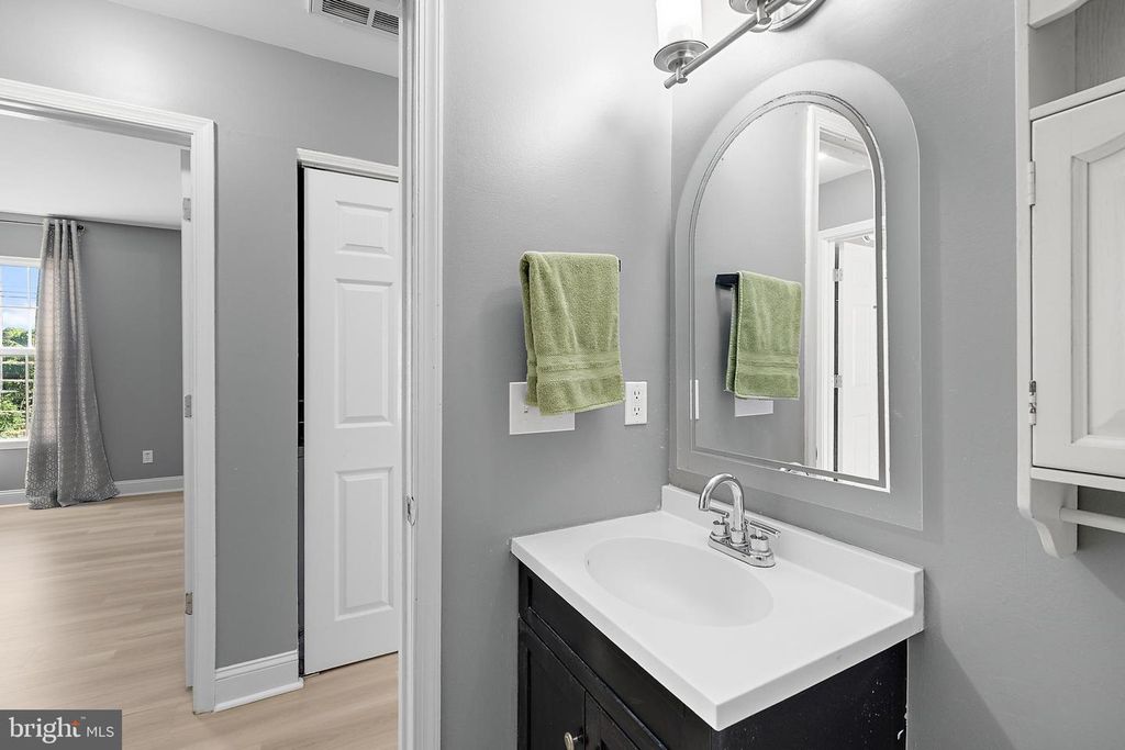 Image 18 of property listing at 8715 OLD OCEAN CITY RD, Berlin, MD 21811