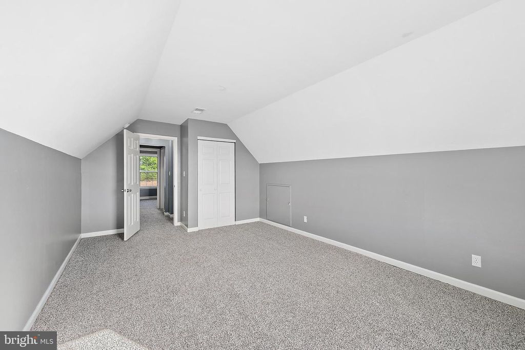 Image 25 of property listing at 8715 OLD OCEAN CITY RD, Berlin, MD 21811