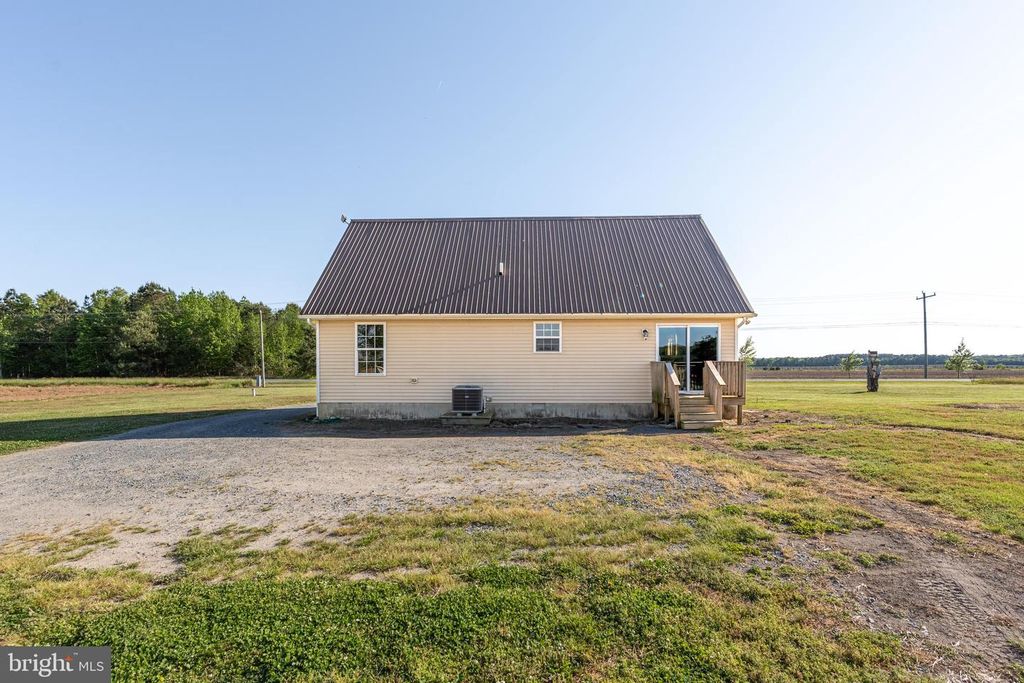 Image 40 of property listing at 8715 OLD OCEAN CITY RD, Berlin, MD 21811