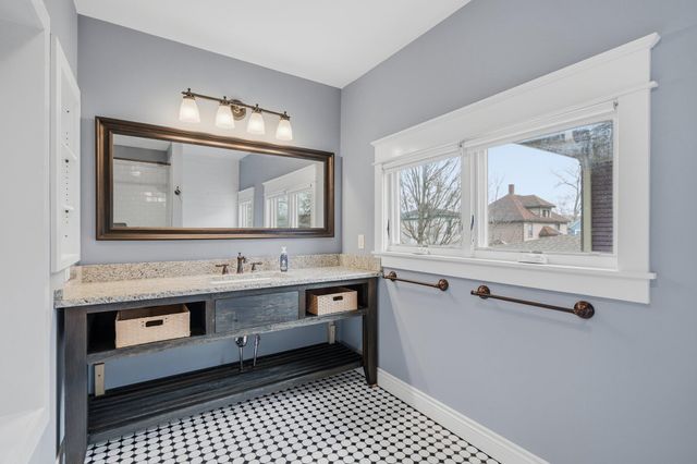 442 W Dutton Street, Kalamazoo City, MI 49007