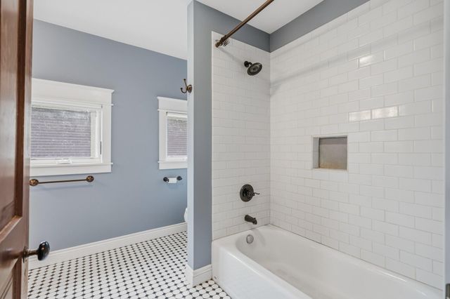 442 W Dutton Street, Kalamazoo City, MI 49007