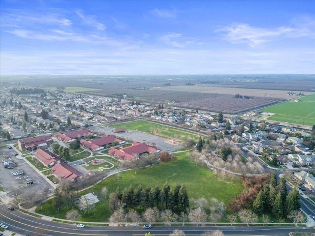 4246 Merchant Ln, Turlock, CA 95382