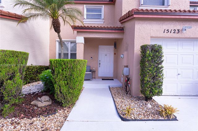 15123 NW 8th St, Pembroke Pines, FL 33028