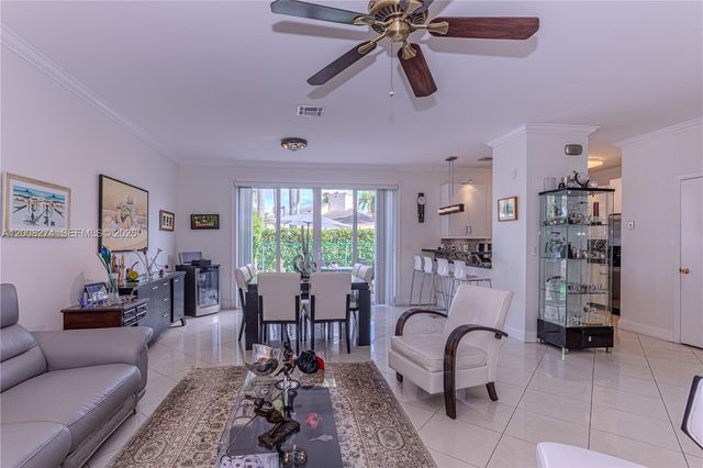15123 NW 8th St, Pembroke Pines, FL 33028
