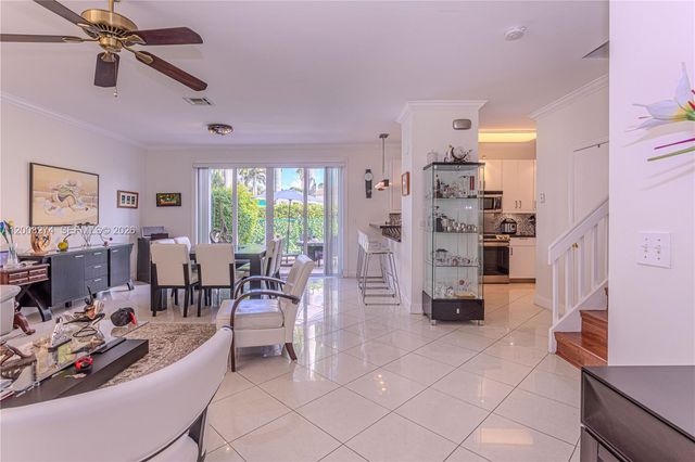 15123 NW 8th St, Pembroke Pines, FL 33028