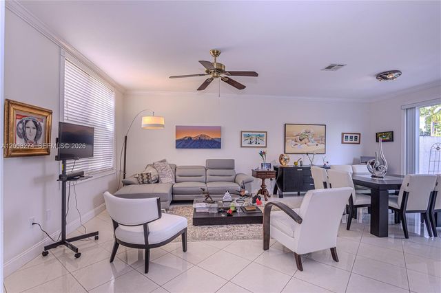 15123 NW 8th St, Pembroke Pines, FL 33028