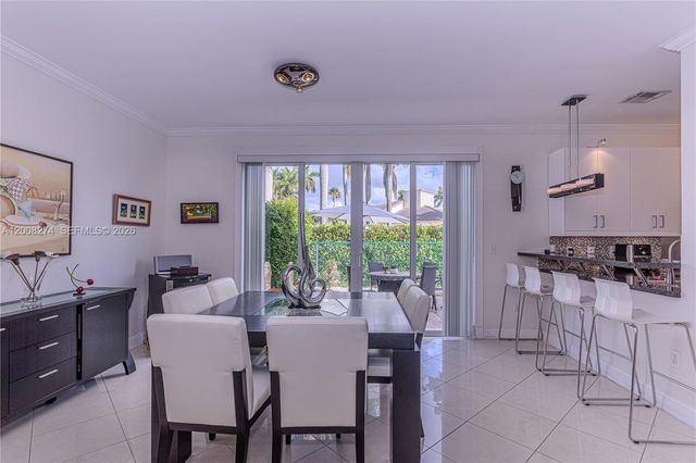 15123 NW 8th St, Pembroke Pines, FL 33028