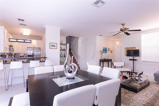 15123 NW 8th St, Pembroke Pines, FL 33028