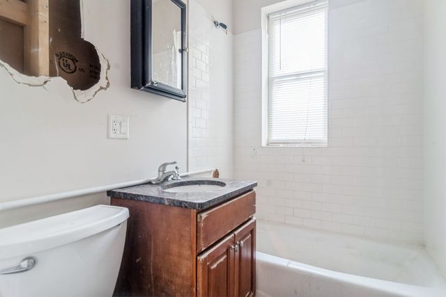 3659 W Palmer Street, Chicago, IL 60647