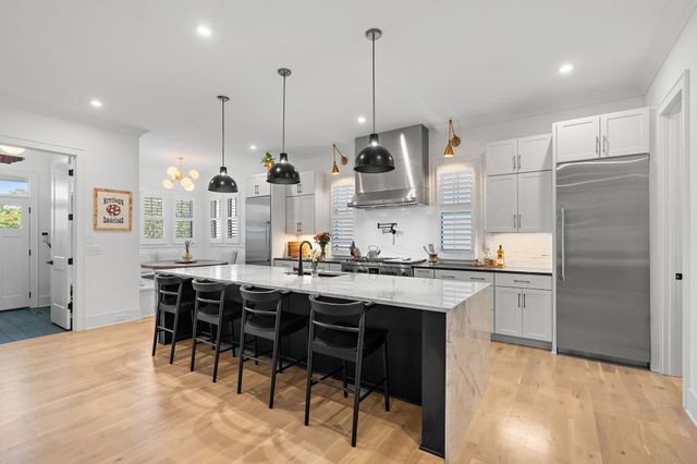 916 Acklen Ave, Nashville, TN 37203