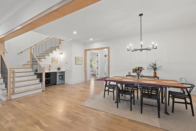 916 Acklen Ave, Nashville, TN 37203