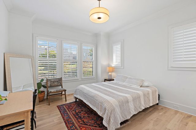 916 Acklen Ave, Nashville, TN 37203