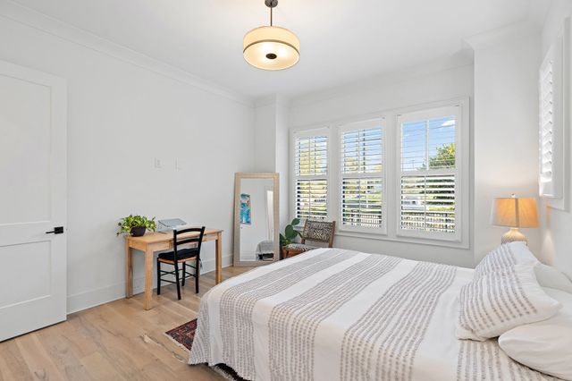 916 Acklen Ave, Nashville, TN 37203