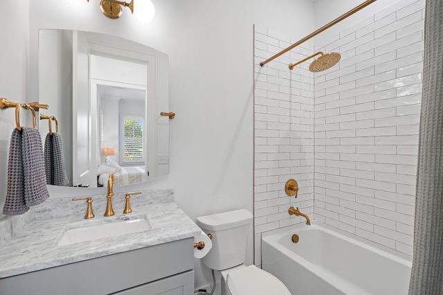 916 Acklen Ave, Nashville, TN 37203