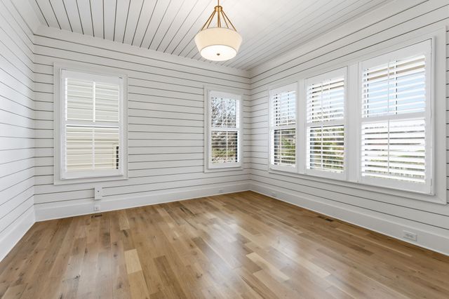 916 Acklen Ave, Nashville, TN 37203