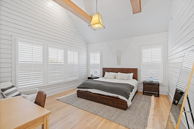 916 Acklen Ave, Nashville, TN 37203