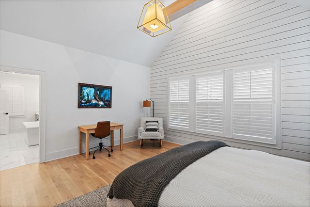 916 Acklen Ave, Nashville, TN 37203