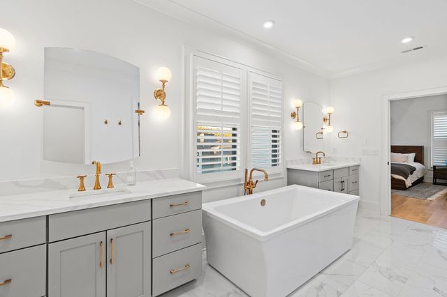 916 Acklen Ave, Nashville, TN 37203