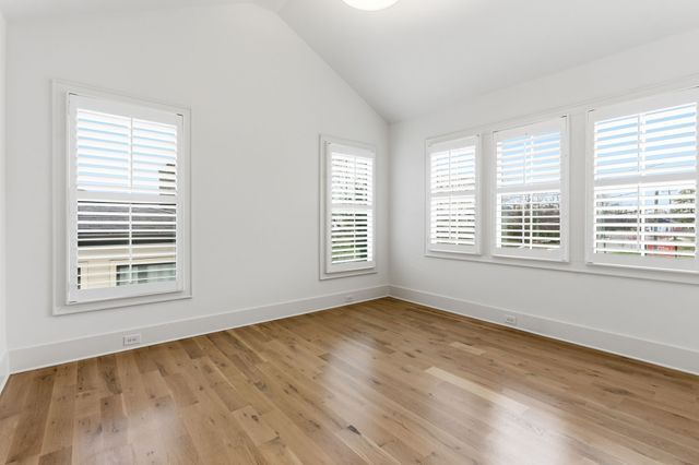 916 Acklen Ave, Nashville, TN 37203