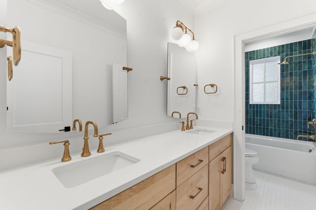 916 Acklen Ave, Nashville, TN 37203