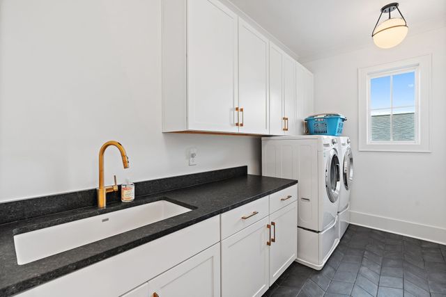 916 Acklen Ave, Nashville, TN 37203