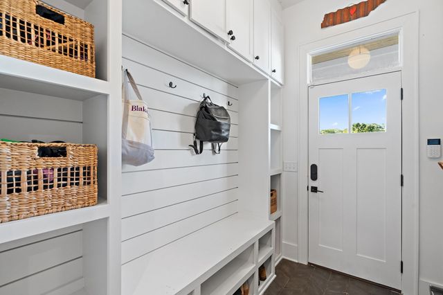 916 Acklen Ave, Nashville, TN 37203