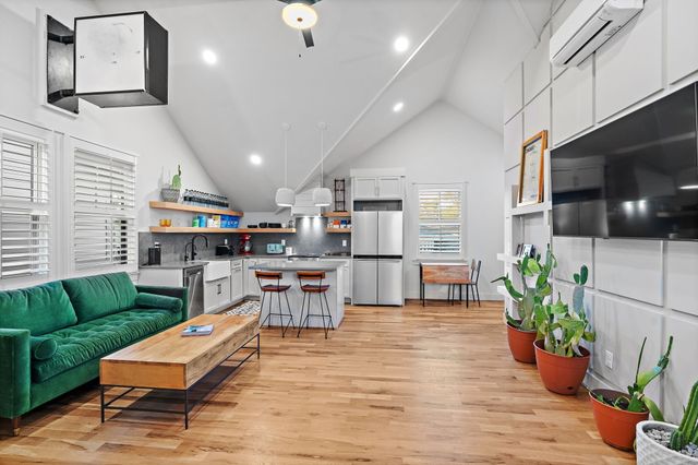 916 Acklen Ave, Nashville, TN 37203