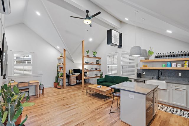 916 Acklen Ave, Nashville, TN 37203