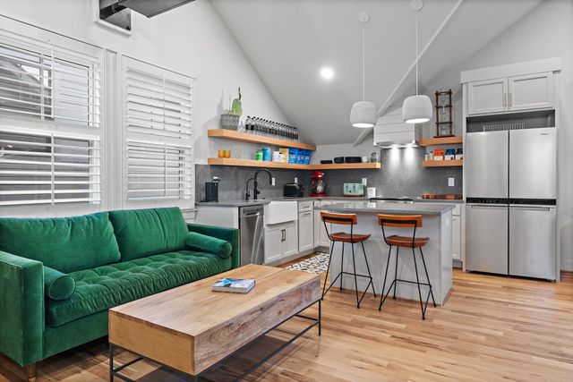 916 Acklen Ave, Nashville, TN 37203