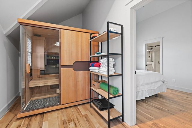 916 Acklen Ave, Nashville, TN 37203