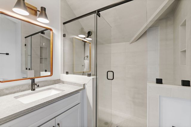 916 Acklen Ave, Nashville, TN 37203