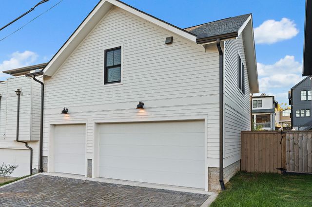 916 Acklen Ave, Nashville, TN 37203