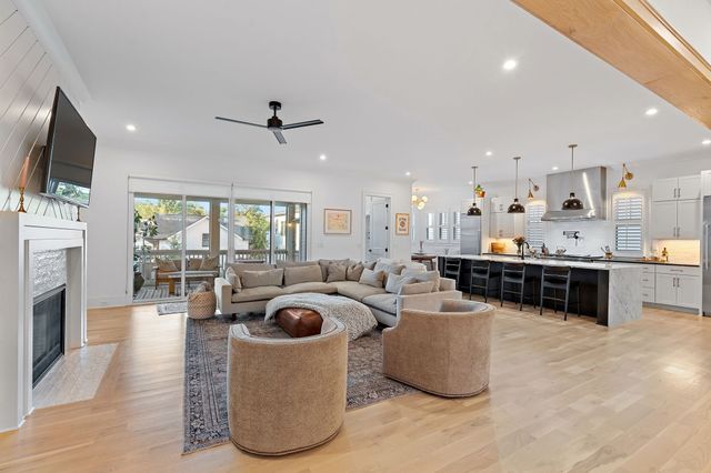 916 Acklen Ave, Nashville, TN 37203