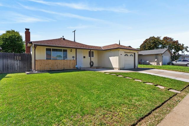 4960 Bradford Dr, Sacramento, CA 95820